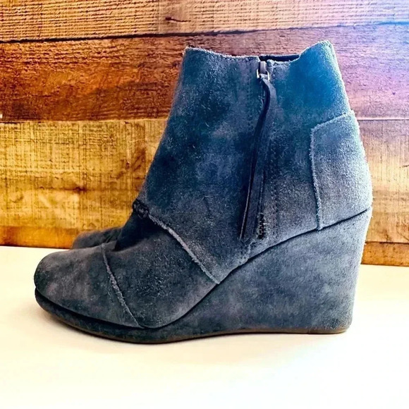 Toms Dark Gray Suede High Desert Wedge Booties - Picture 3 of 8